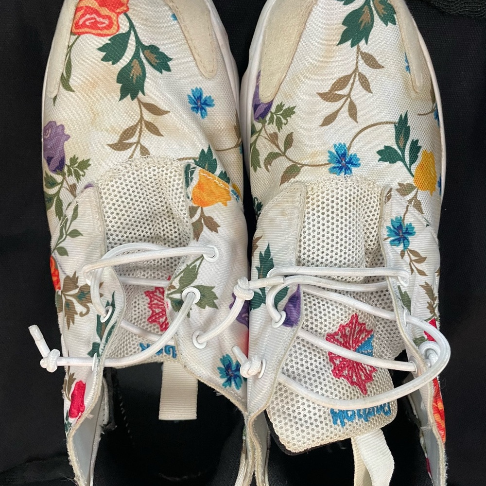 Reebok, size 10